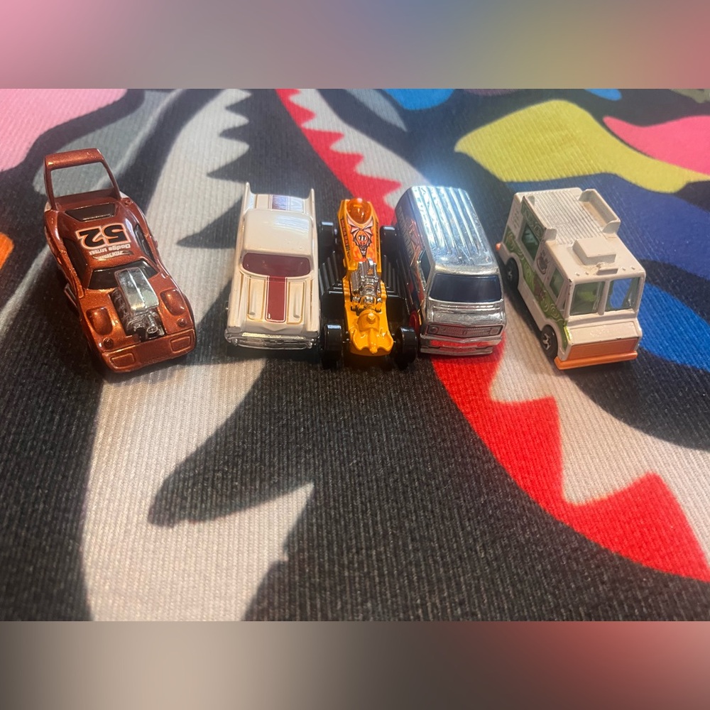 Hot Wheels 5 Car Set